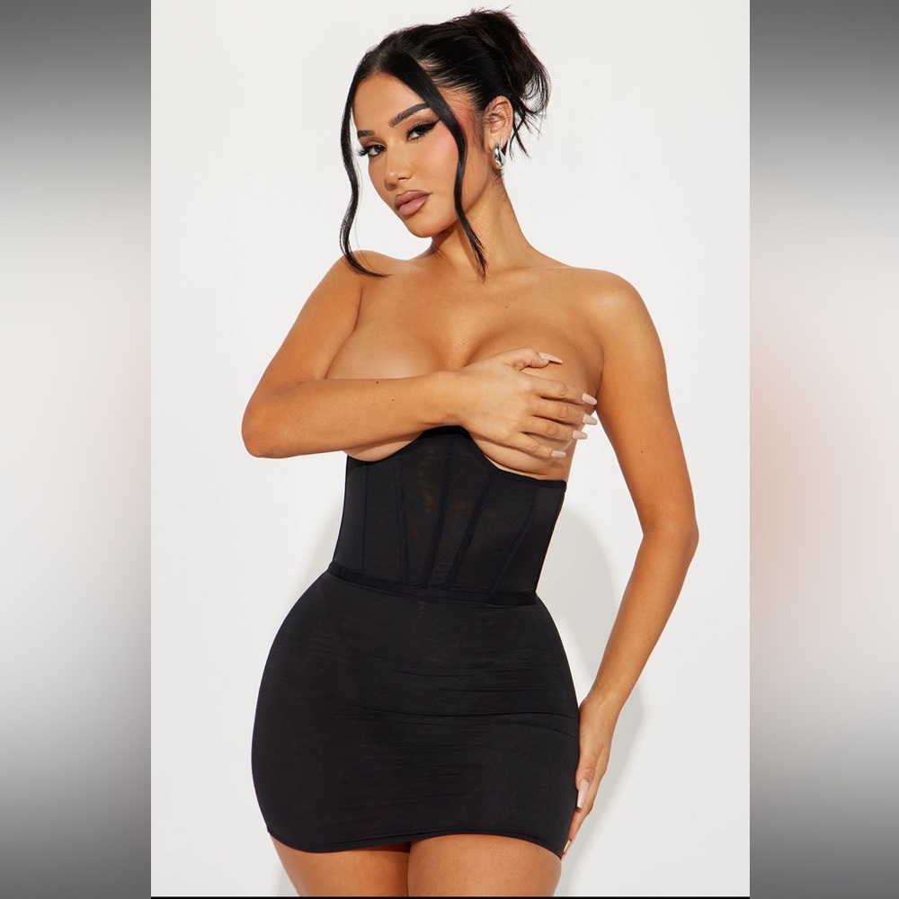 3/$40❗️Hot for you open back chemise-black